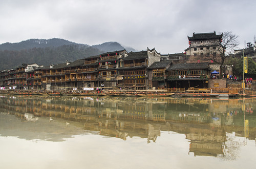 長沙橘子洲·韶山·黃龍洞·張家界千古情·芙蓉鎮(zhèn)·三湘四水雙高鐵5天游